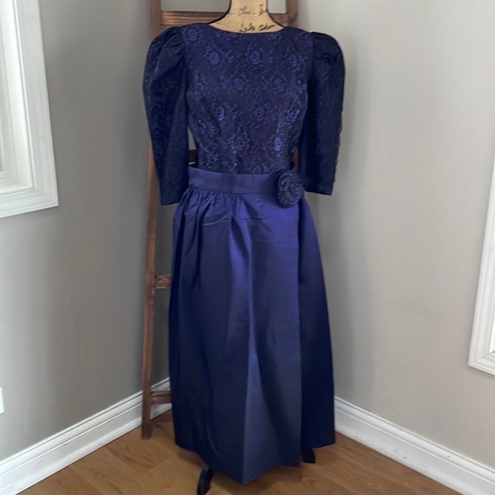 Beautiful vintage dress. Dark purple. Dress w/skirt that is detachable.